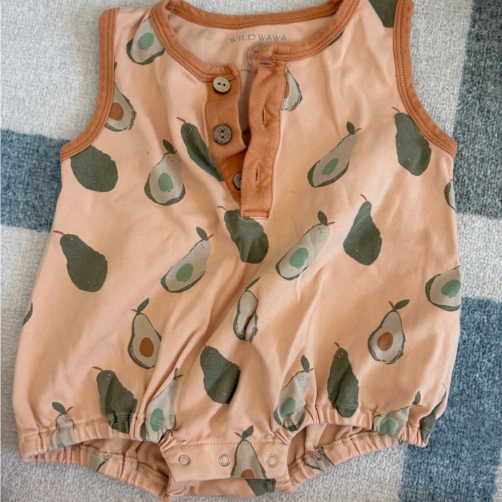 Bundle of wild wawa romper, short, and top 12-18 no